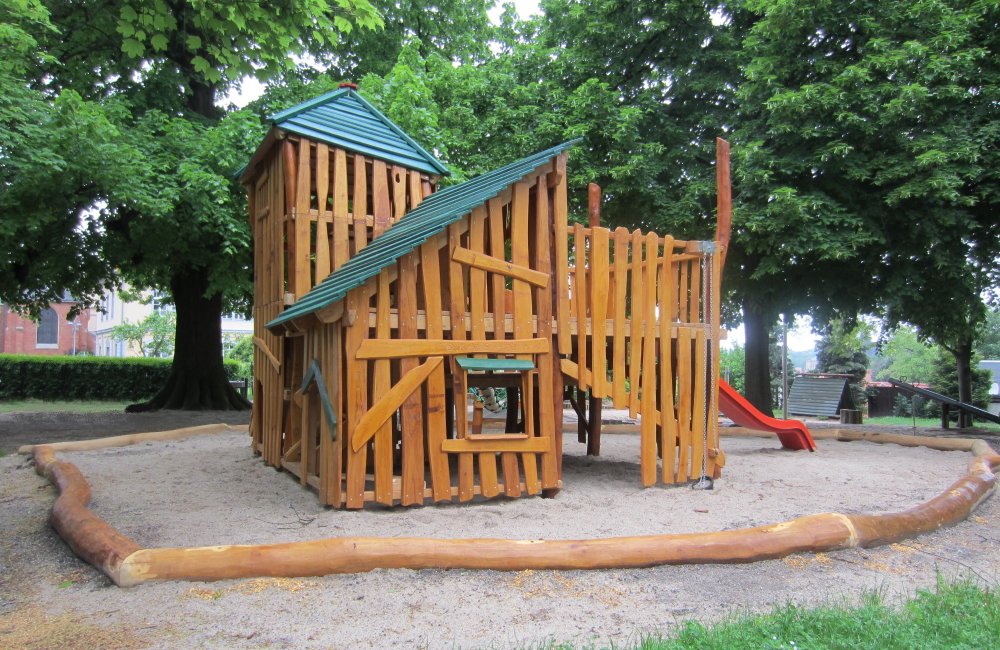 B-8 Spielanlage Wuselhaus Katalog Homepage 2 .jpg