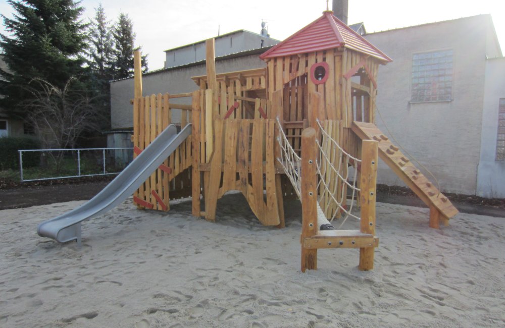 B-8 Spielanlage Wuselhaus Katalog Homepage 2 .jpg