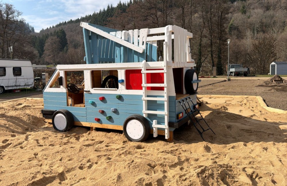 Campingbus 1 .jpg