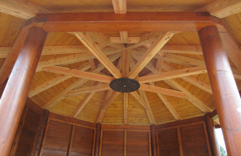 Dachstuhlkonstruktion aus Holz