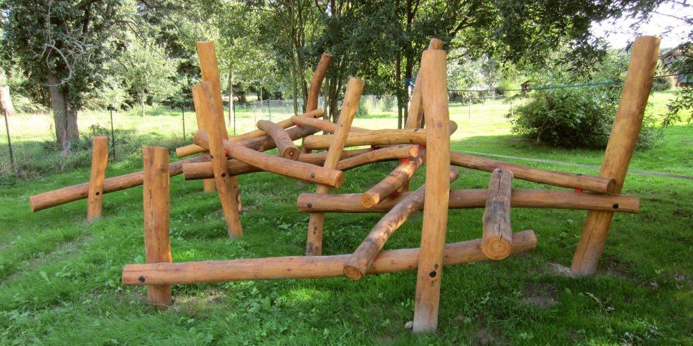 Holzwelten-heilemann-spielplatz-gestruepp-typ-iii-a3.jpg