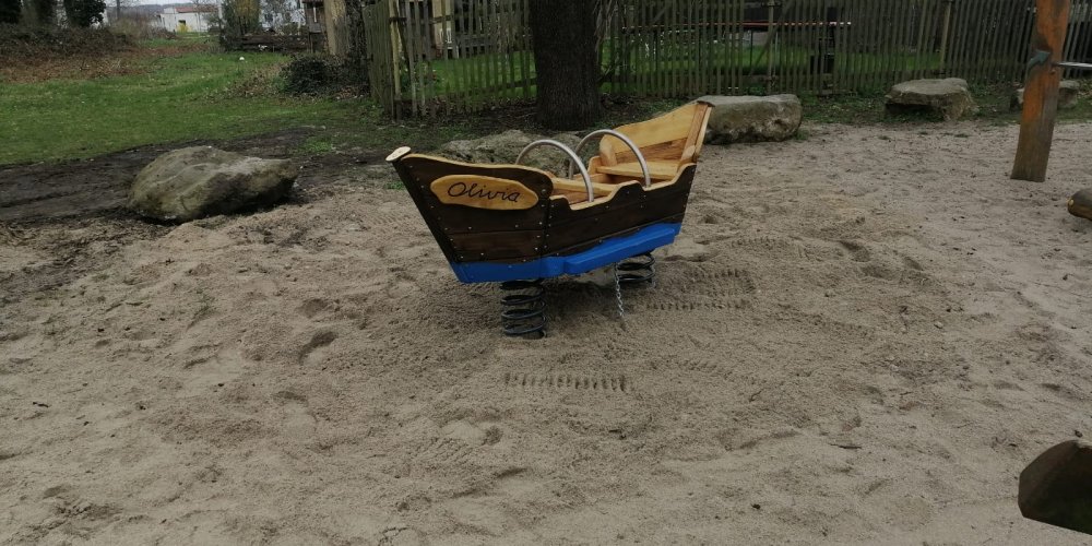 J-8.1 Wackelboot.jpg